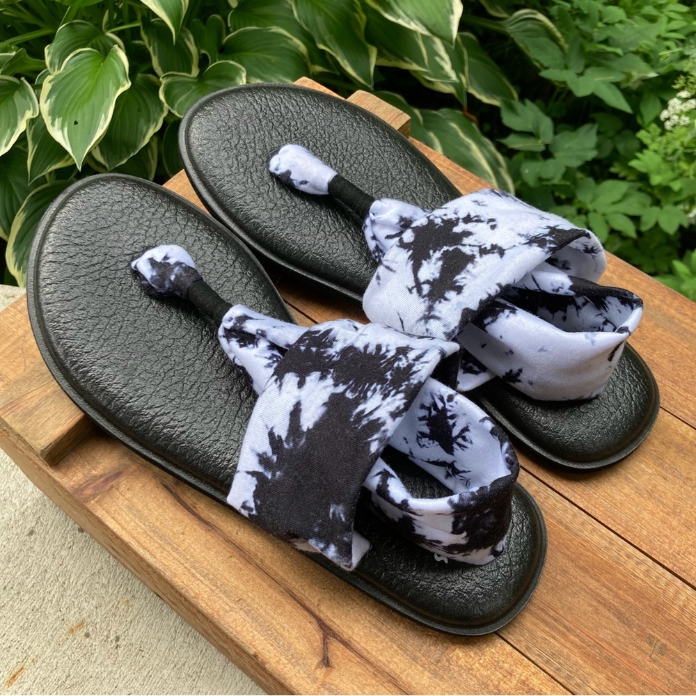 Sanuk tie dye sandals yoga mat sling size 7